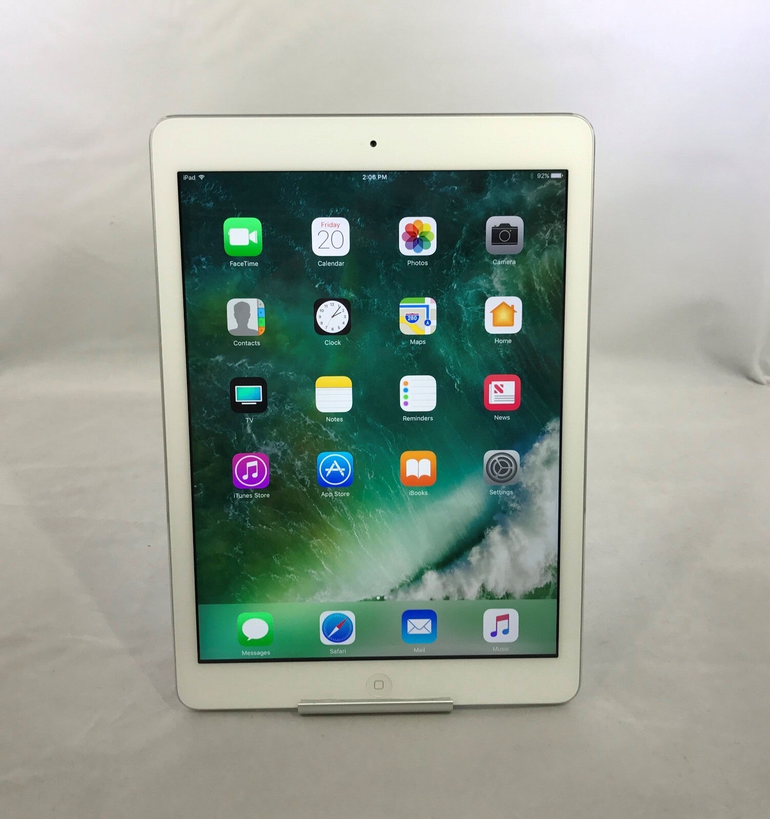 Apple iPad Air 1st Generation 16GB Silver WiFi Excellent Condition w/ Low Batt
