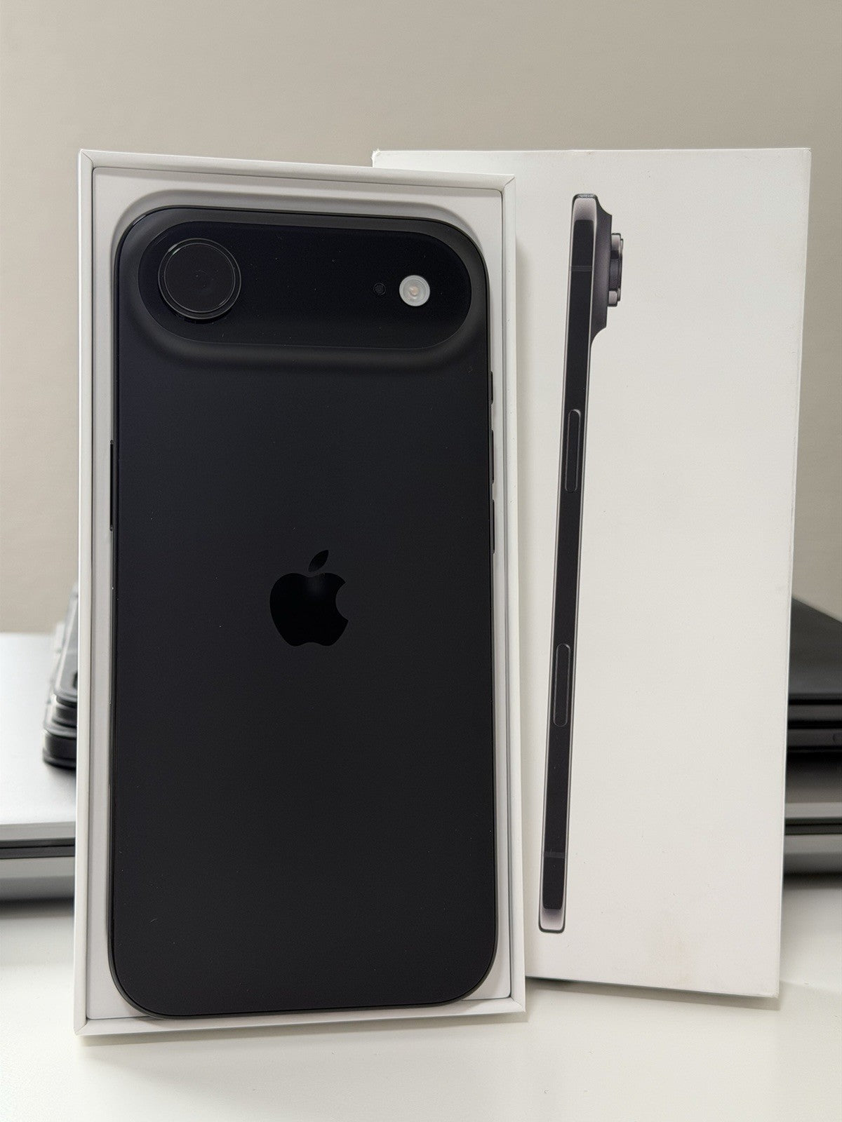 APPLE IPHONE 17 AIR 256GB BLACK OPEN BOX NEVER USED 10/10 #2035